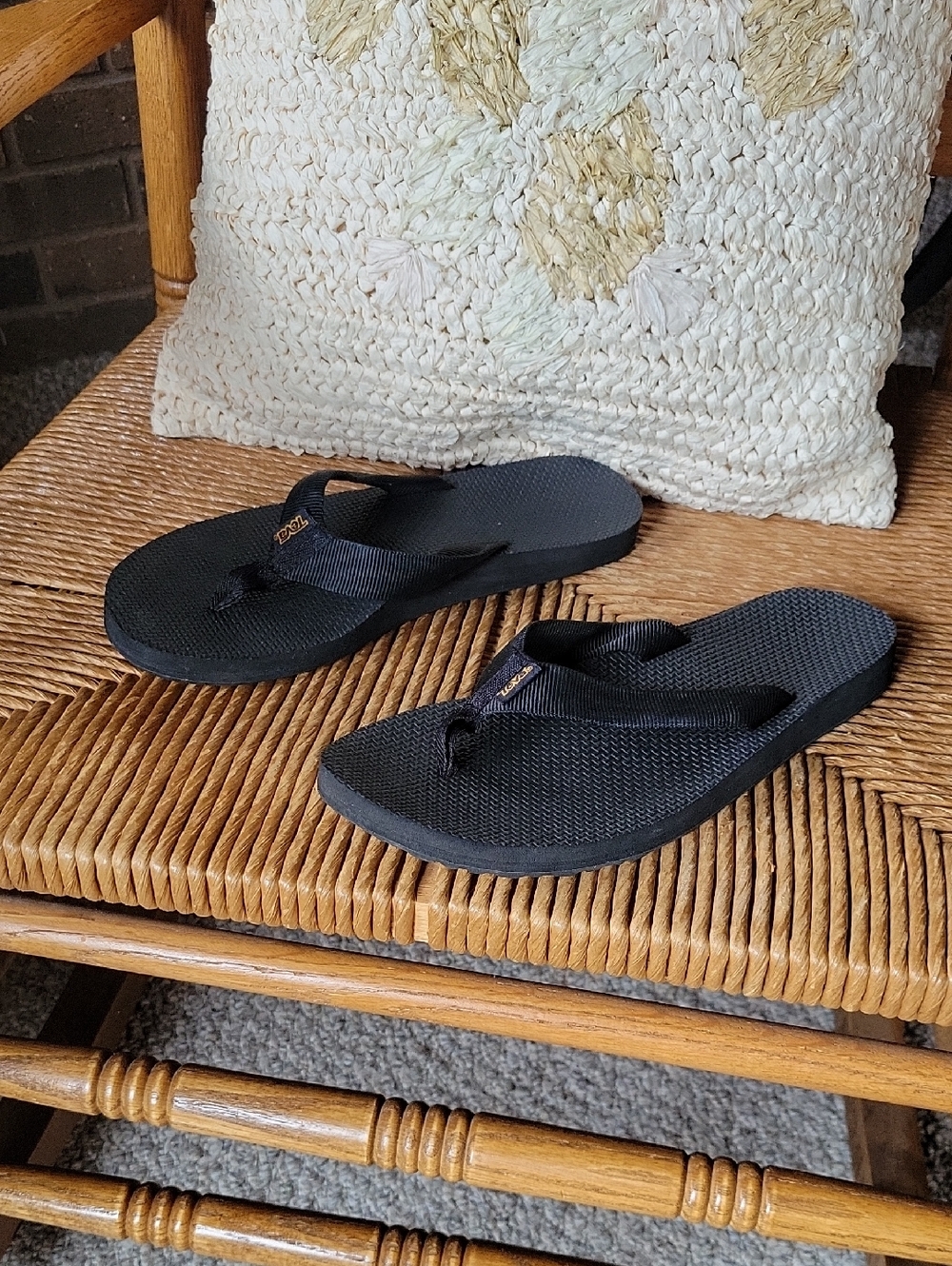 Teva flip flops, black, size 9 - Picture 3 of 11